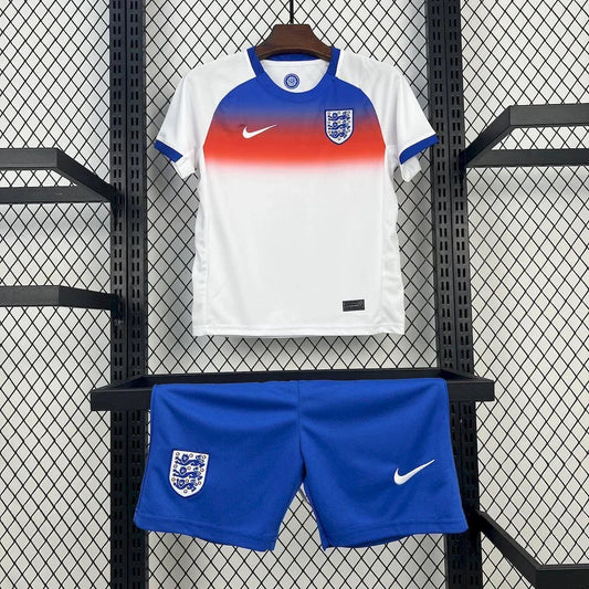 Kinder-Set England 2025