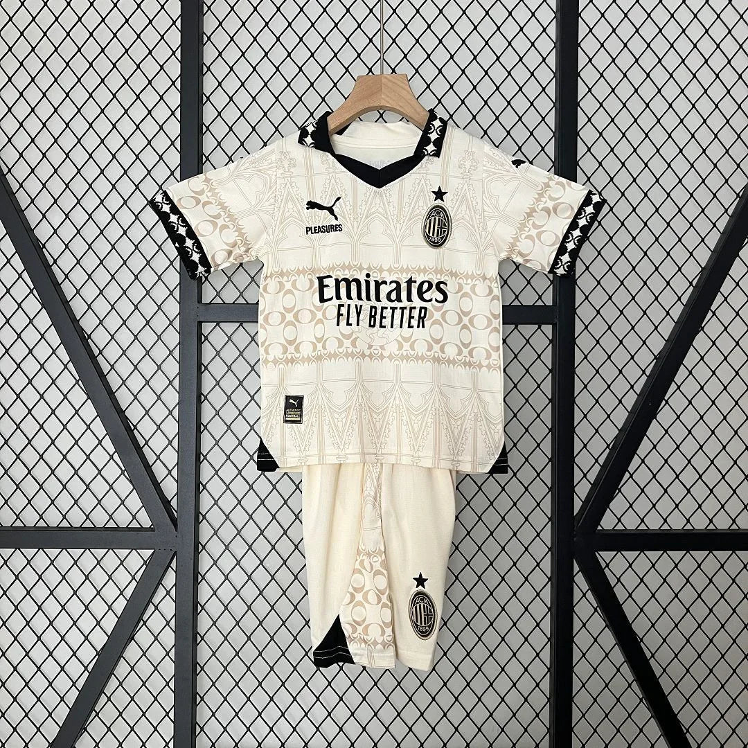 Kinder-Set AC Milan 2024-25